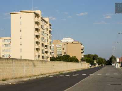 Svoltiamo infine in via La Pira, dove il �panorama� non cambia granch�
